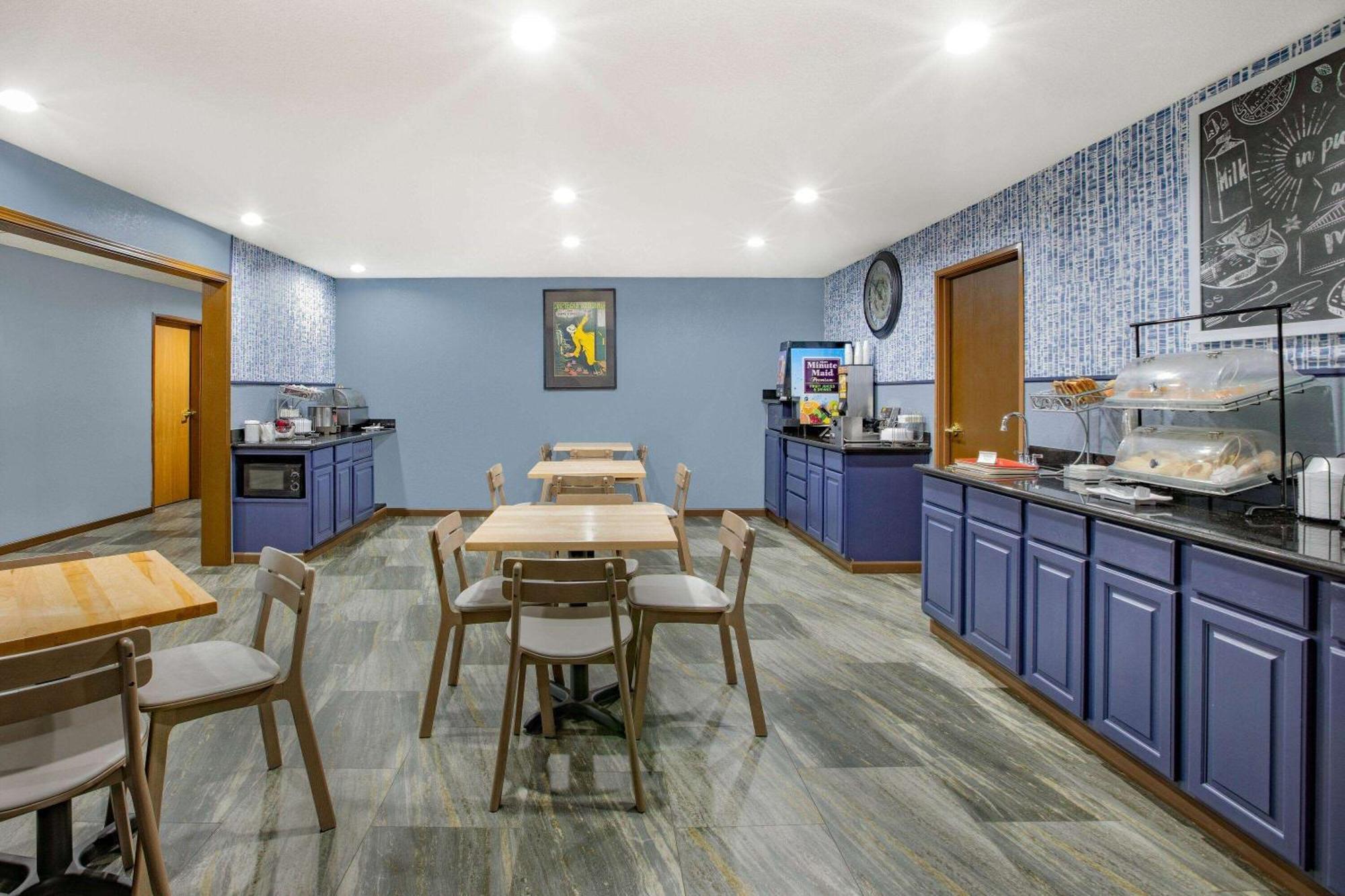 Americinn By Wyndham Pella Exteriér fotografie